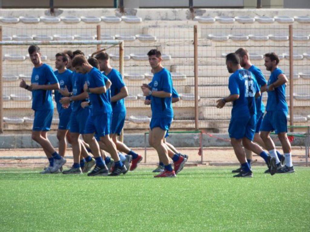 Στα… δυο το ρόστερ