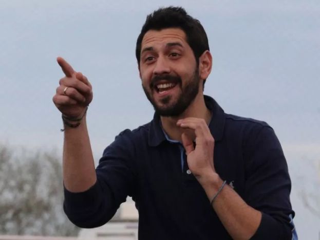 Επιστροφή Πετράκη