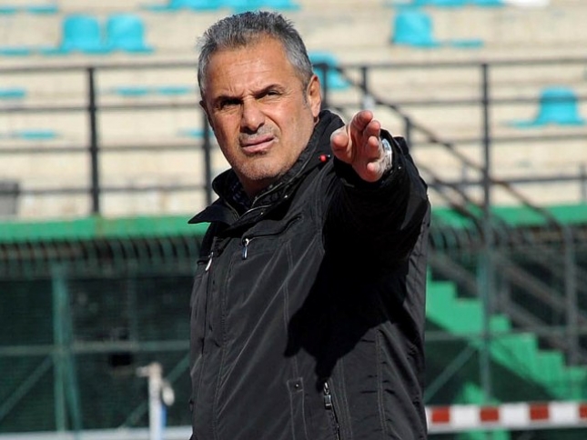 Δύο ερωτήματα στην Επανομή