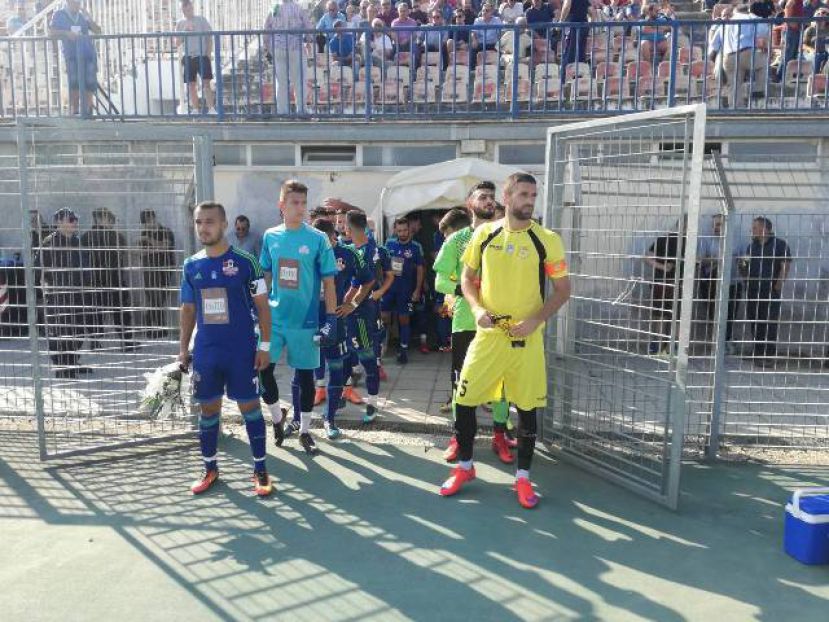 Πρόκριση με τριάρα