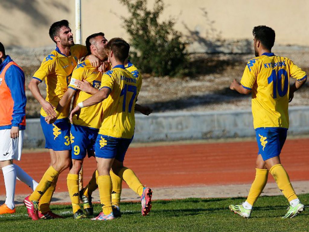 «Εμείς έχουμε ενημερότητες»