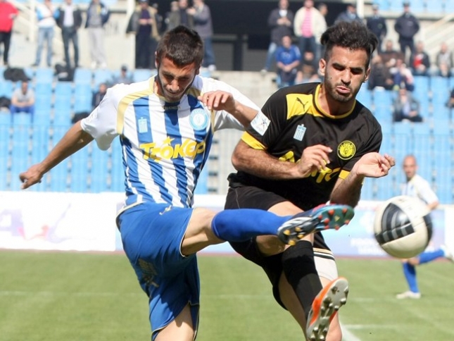 Με τέσσερα συμβόλαια…