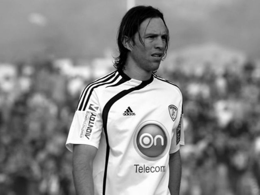 «Αντόνιο ζεις στις καρδιές μας!» (photo)