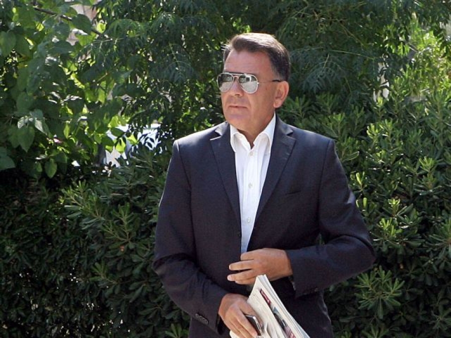 Τα βρίσκει με Ερασιτεχνική