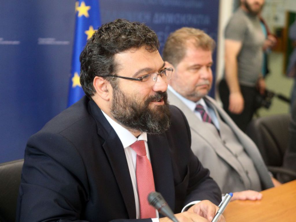 «Δεν στηρίζουμε άλλο μοντέλο»