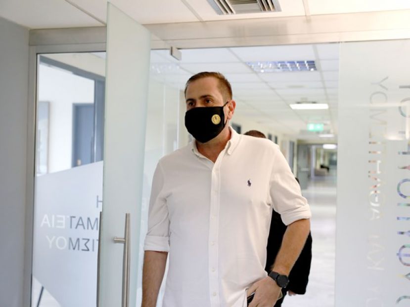 «Βρίσκουμε σε… τοίχο»