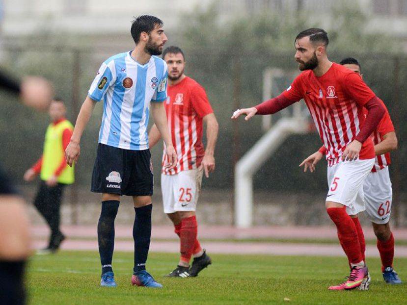 Νοκ άουτ ο Παπουτσογιαννόπουλος