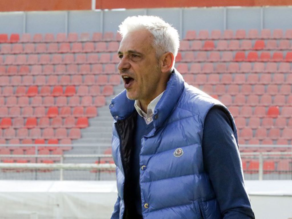 Μαζεύουν τα κομμάτια τους…