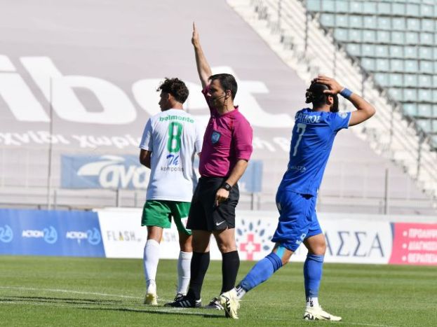 Οι διαιτητές στην αυλαία των πλέι οφ