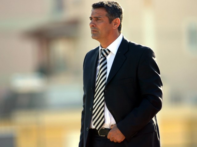 Σε δύο γήπεδα