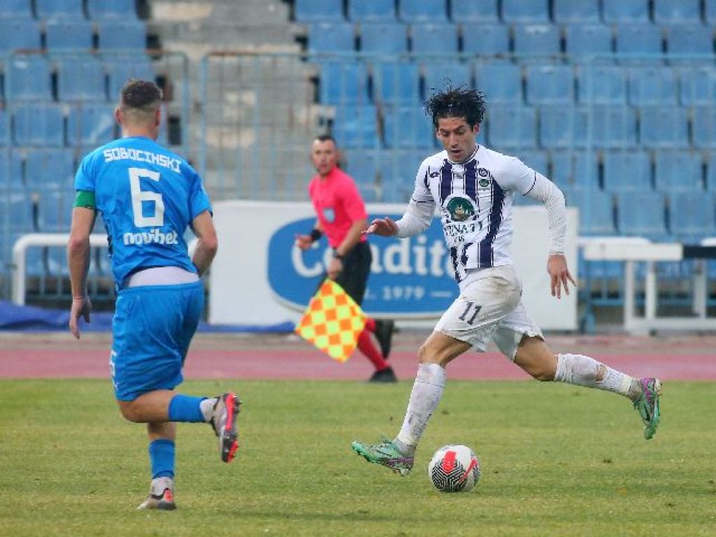 Τριάδα στην πρώτη θέση