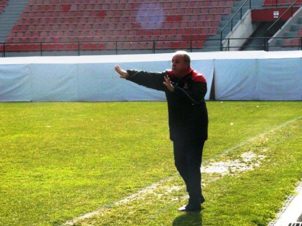 Επίσημη η αποχώρηση Κάμπος