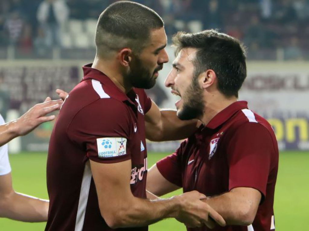 Πρώτη αλλά με απώλεια