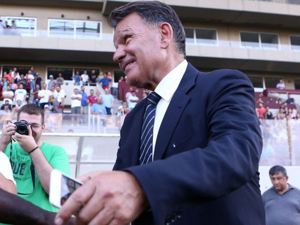 Πρεμιέρα υπό το βλέμμα του Κούγια