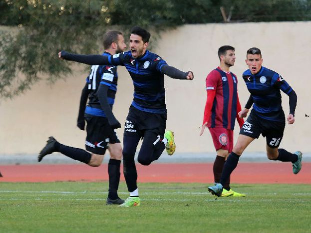 Έσπασε το ρόδι η Ελευσίνα