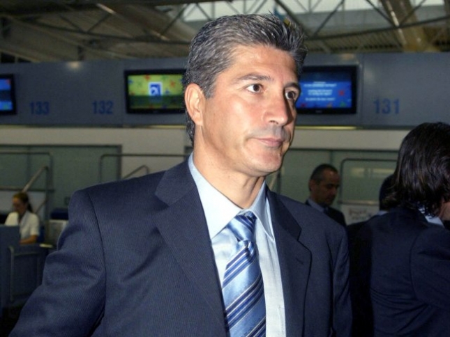 Πρεμιέρα για Μανωλά