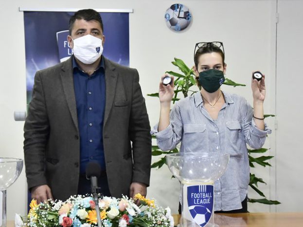 «32 ομάδες με τα μισά χρήματα»