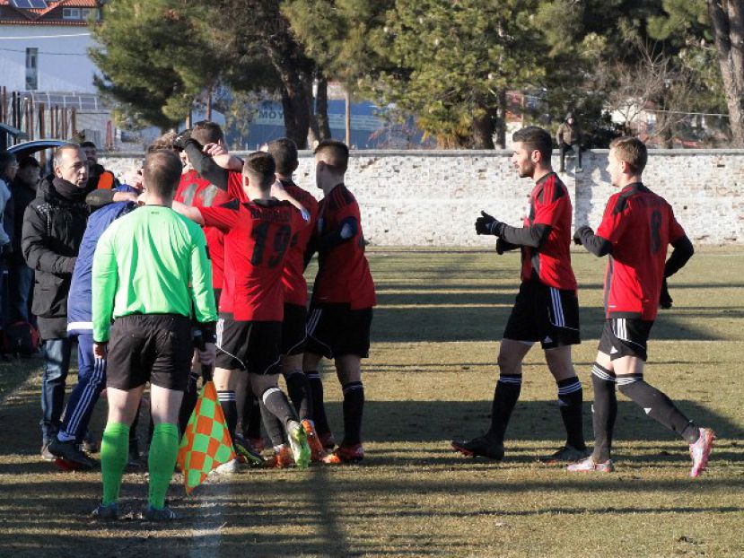 «Καμπάνες» σε τέσσερις
