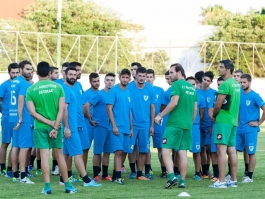 Αναμένει τους τραυματίες