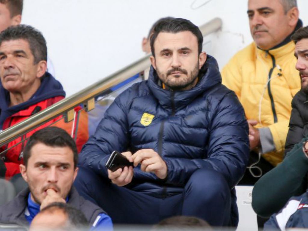 Επαφές στη Γενεύη ο Καρυπίδης