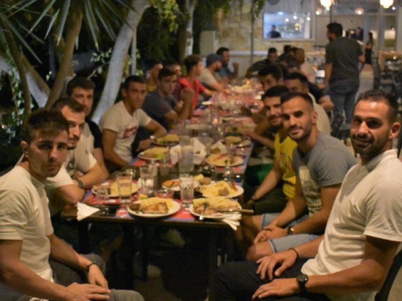 Πρώτη με… δείπνο