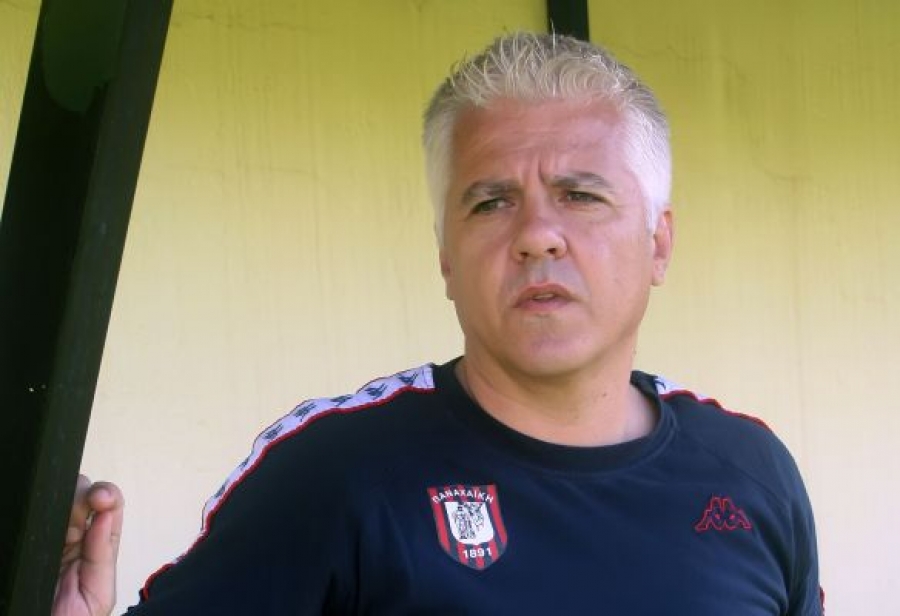 Παπακώστας: «Έπεσε με αλεξίπτωτο»