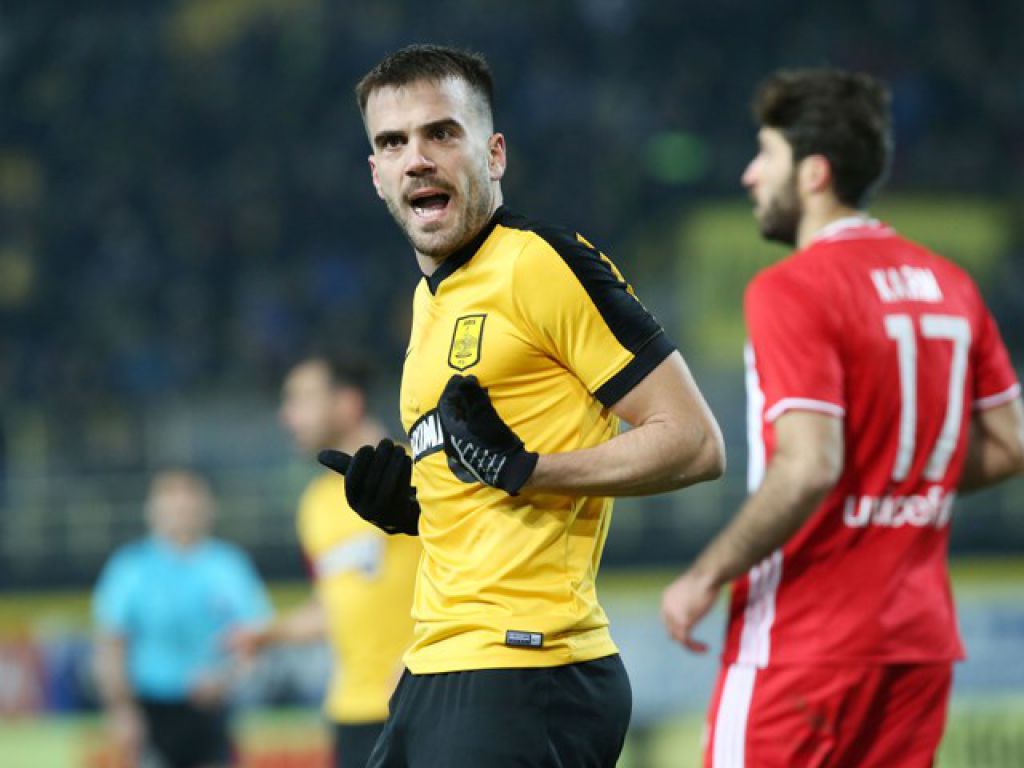 «Έκπληκτος με Σπανό»