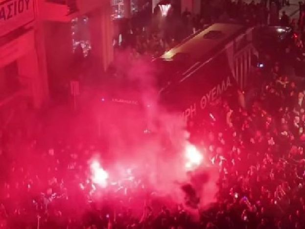 Πανζουρλισμός για την Καλαμάτα (videos)