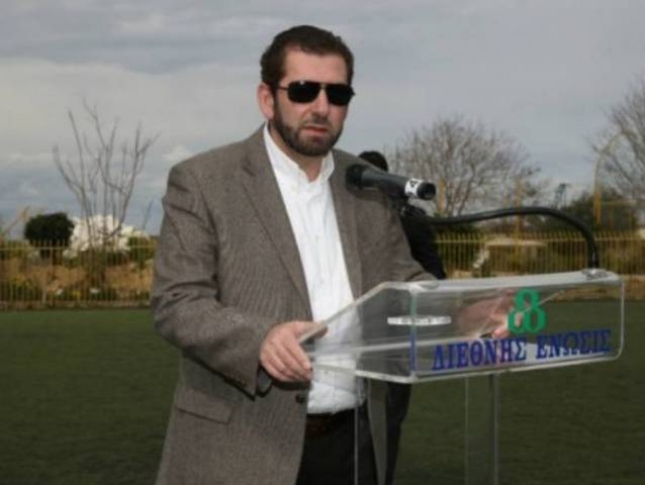 Επίθεση Στειακάκη σε Παπουτσάκη