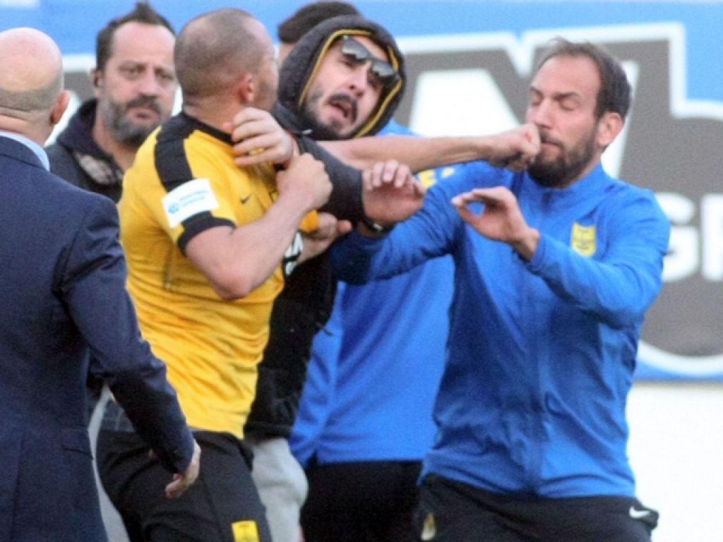 Οι μπουνιές του Τζιμπούρ (video)