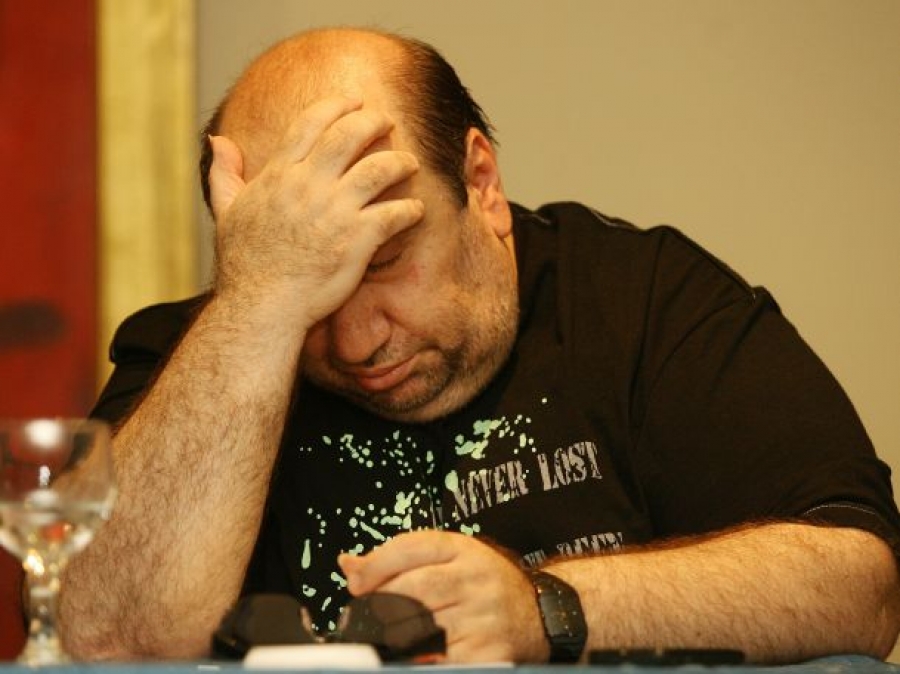 Ο Τσάκας και οι…  μαζορέτες!