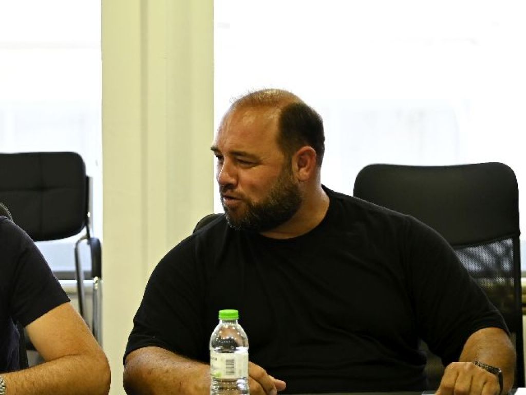 «Αδειοδότηση χωρίς έσοδα»