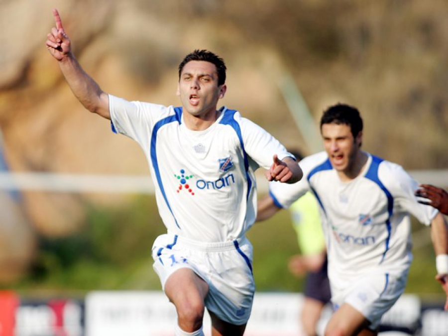 «Ευχές παραμονής από… πρώην»