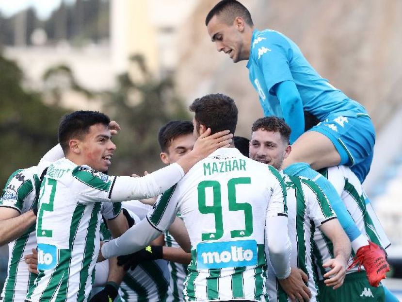 Με 16άδα κόντρα στον Λεβαδειακό