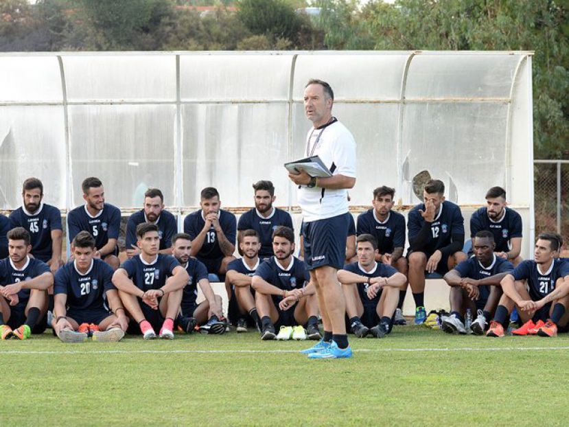 Ανανεώνει με Ασπιώτη