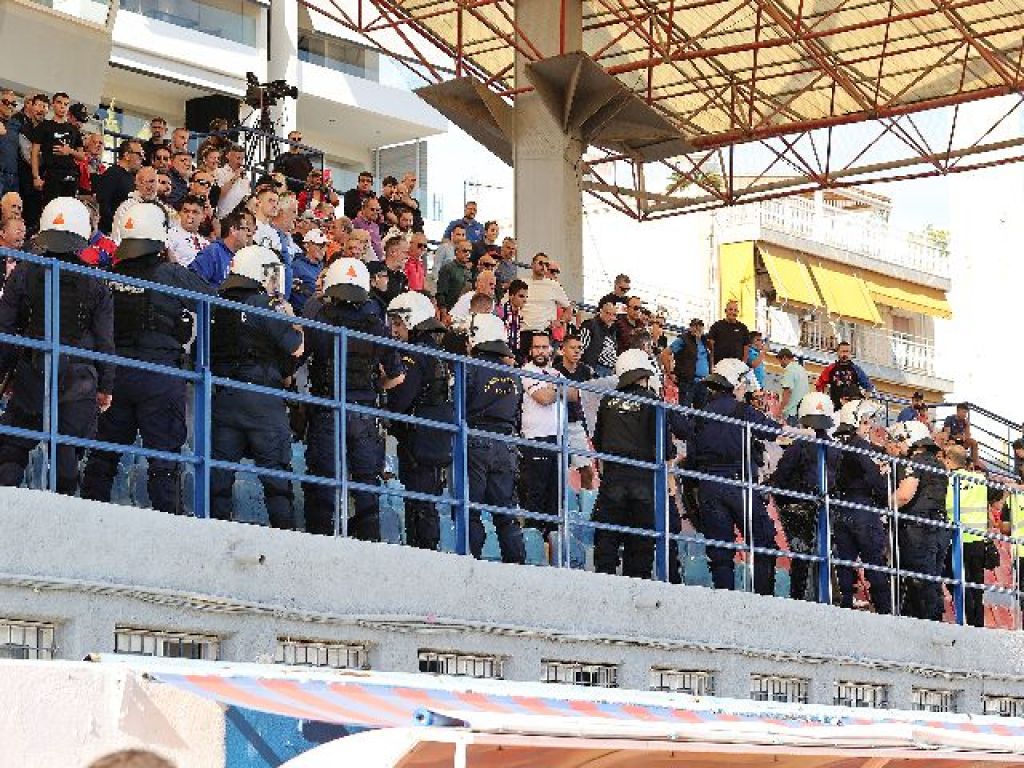 Ποινή κεκλεισμένων σε Πανιώνιο