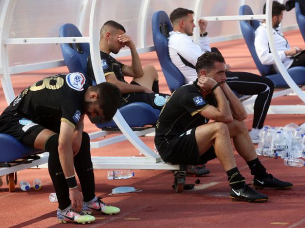 «Σταματήστε την κατρακύλα»