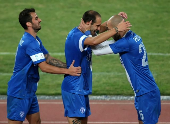 Τετράδα… φωτιά για τη Νίκη