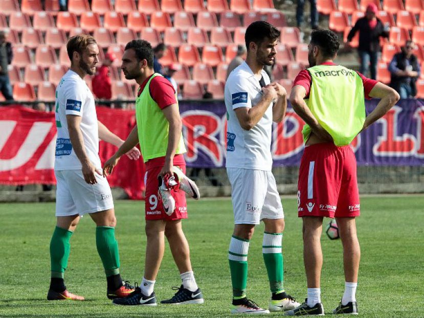 Χάνει και την 6η θέση