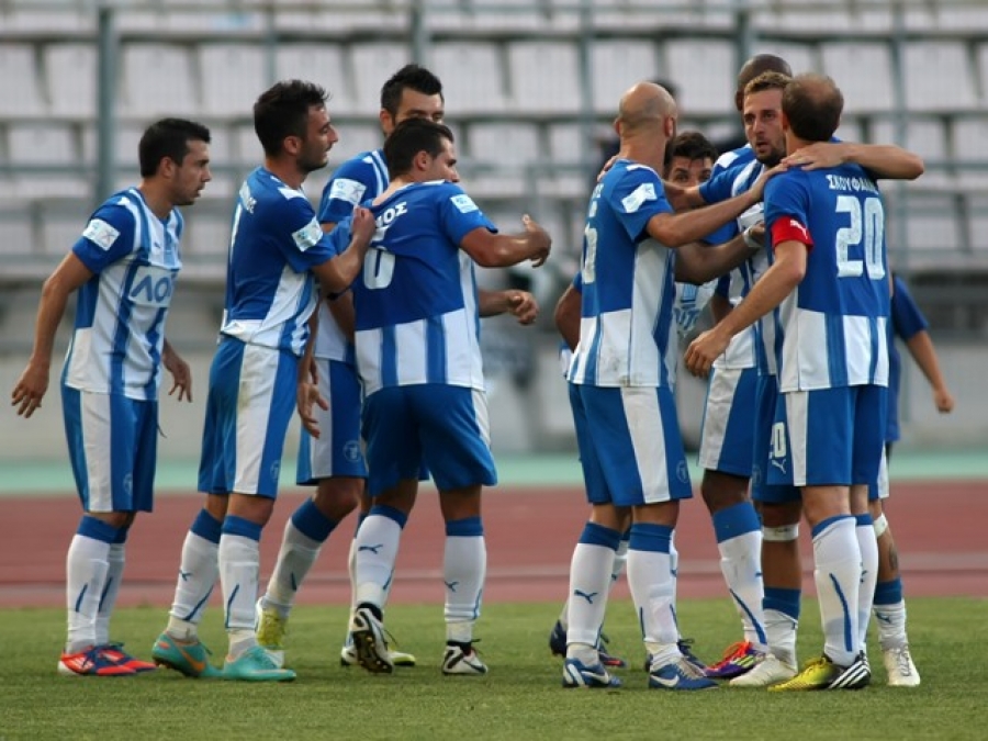 Άλλοι εννέα στο πλευρό τους