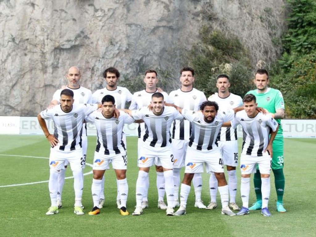 Φεύγουν επτά από Καλαμάτα