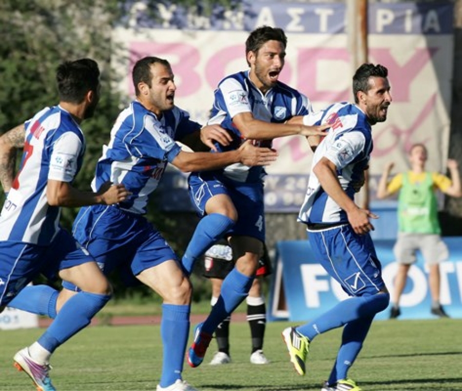 Δύο νέοι στην Καλλιθέα