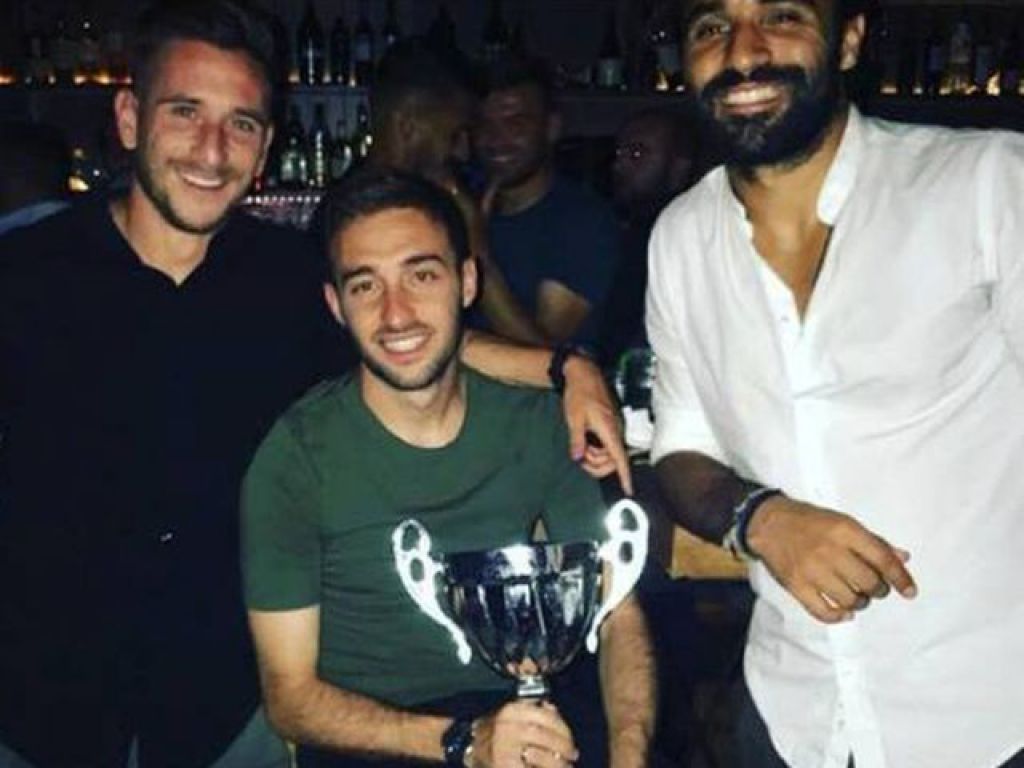 Με Ντίνα Super League