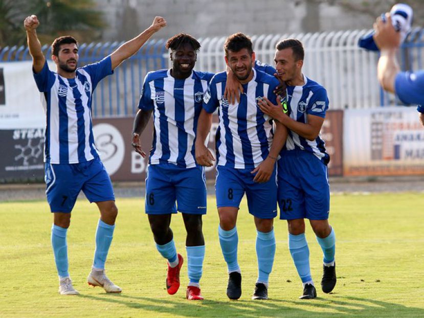 Με Λυρώνη στον πάγκο