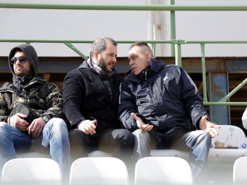 «Μόνο οι άλλοι θα έχουν ιστορία;»