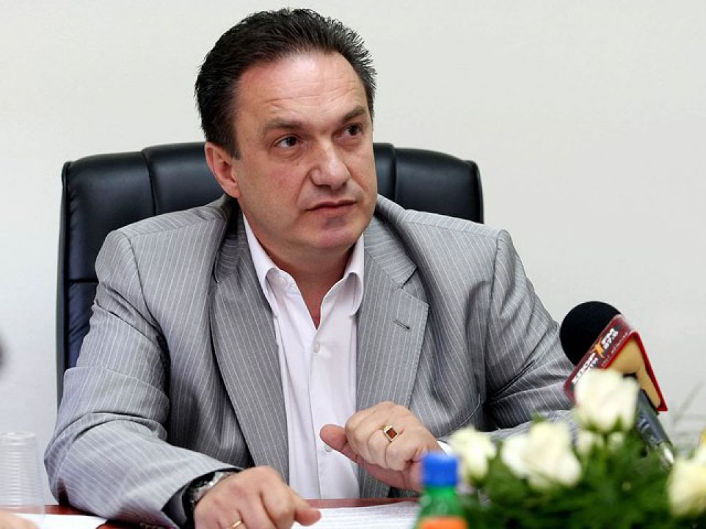 Βατσινάς προ των πυλών