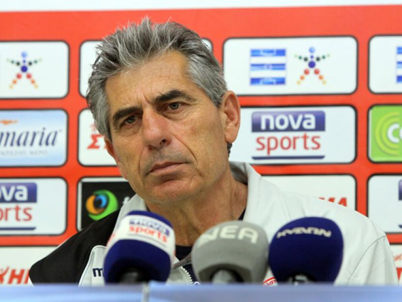 Παρουσιάζει Αναστασιάδη