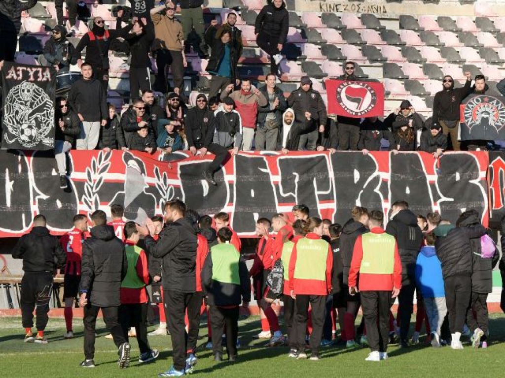 «Συντελείται έγκλημα»