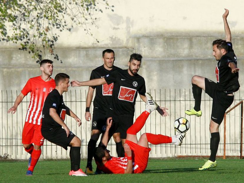 Έμεινε χωρίς φιλικό