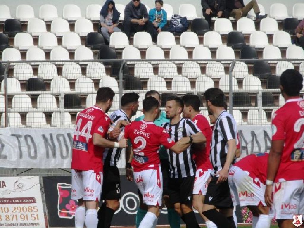 Τρεις αγωνιστικές σε Κανίς, Παντελιάδη